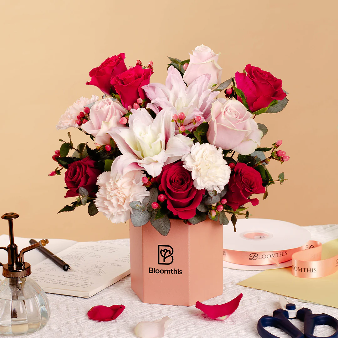 Beatrice Rose Lily Flower Box - Image 6