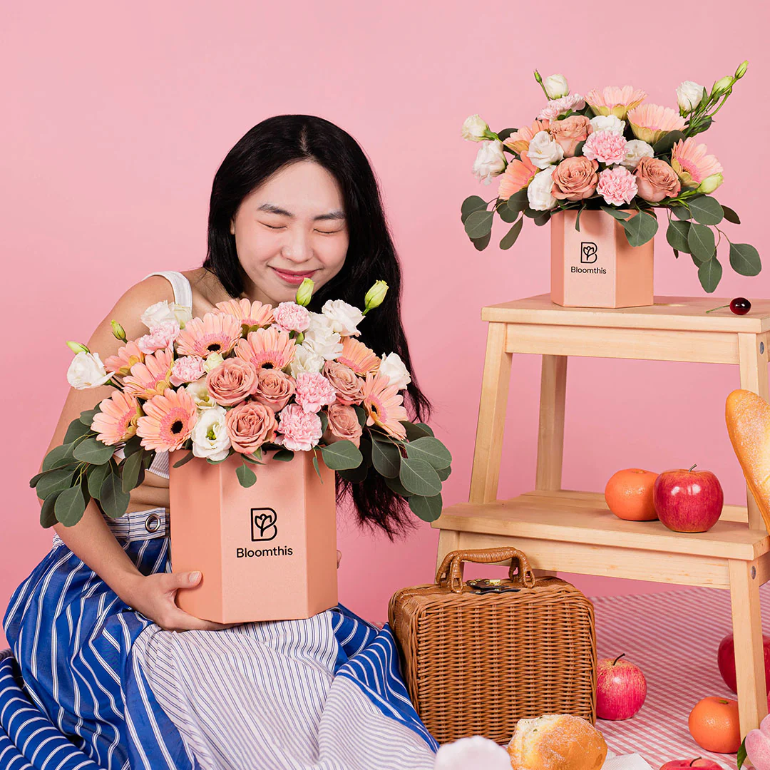 Blake Peach Gerbera Flower Box - Image 6