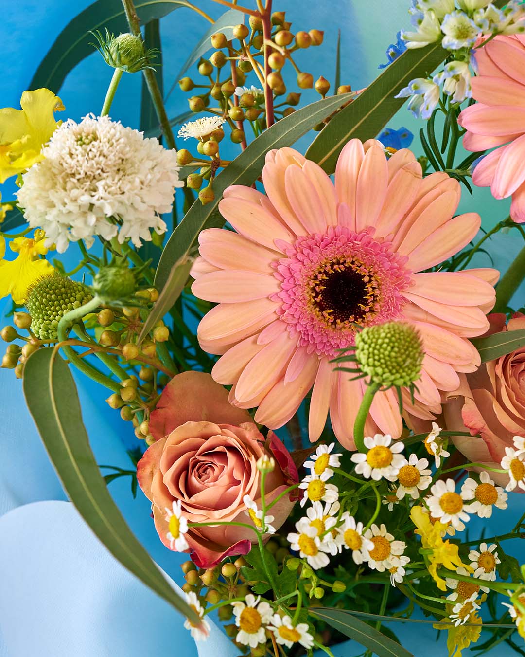 for the plot peach daisy bouquet - Image 4