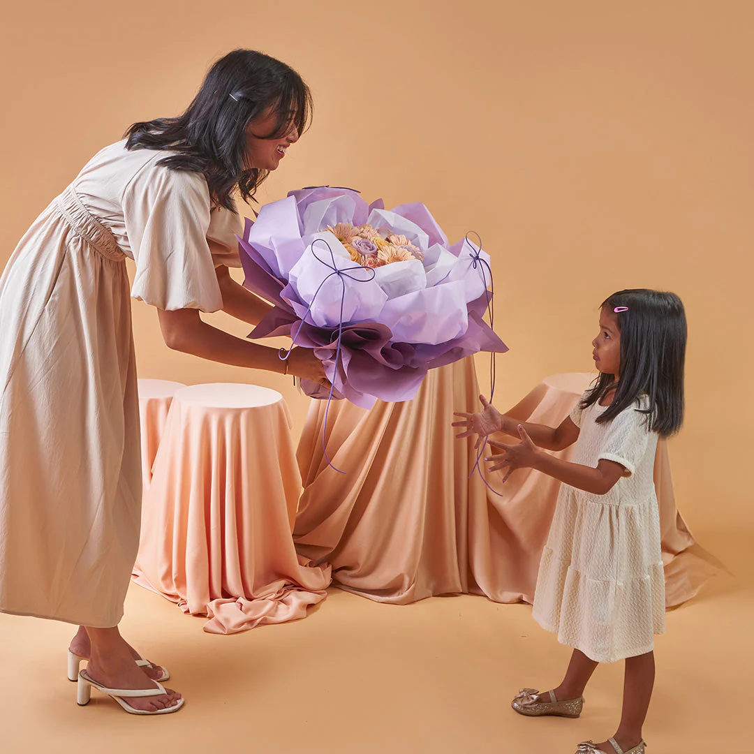 Ivonne Lilac Rose Petal Bouquet - Image 3