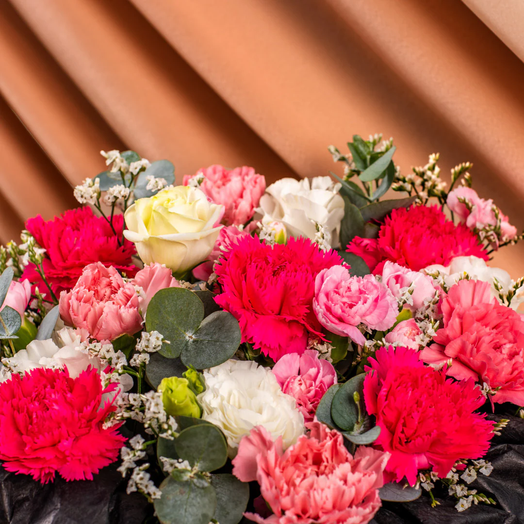Julieane Carnation Russian Bouquet - Image 4