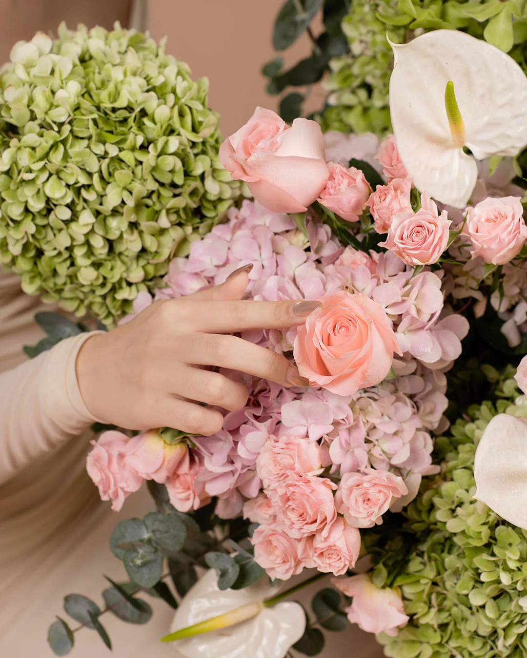 Luxe Levantine Pink Hydreangea Flower Box - Image 4