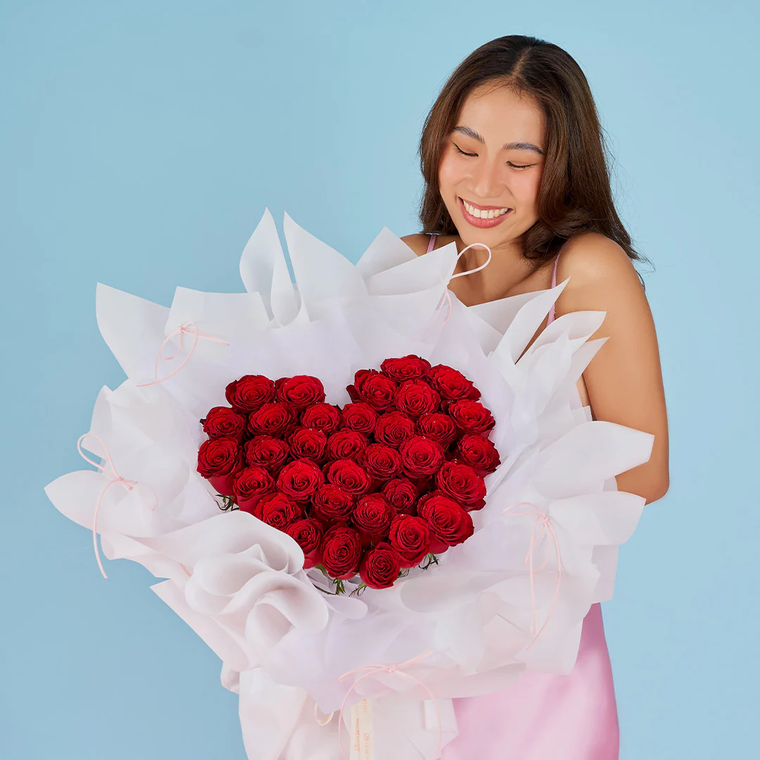 Lyndi Red Rose Heart Bouquet - Image 5
