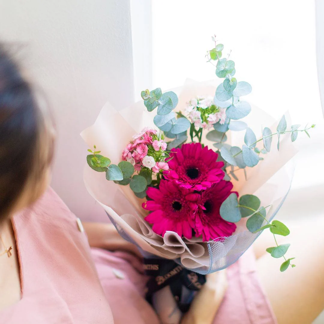 Macy Pink Gerbera Bouquet - Image 5
