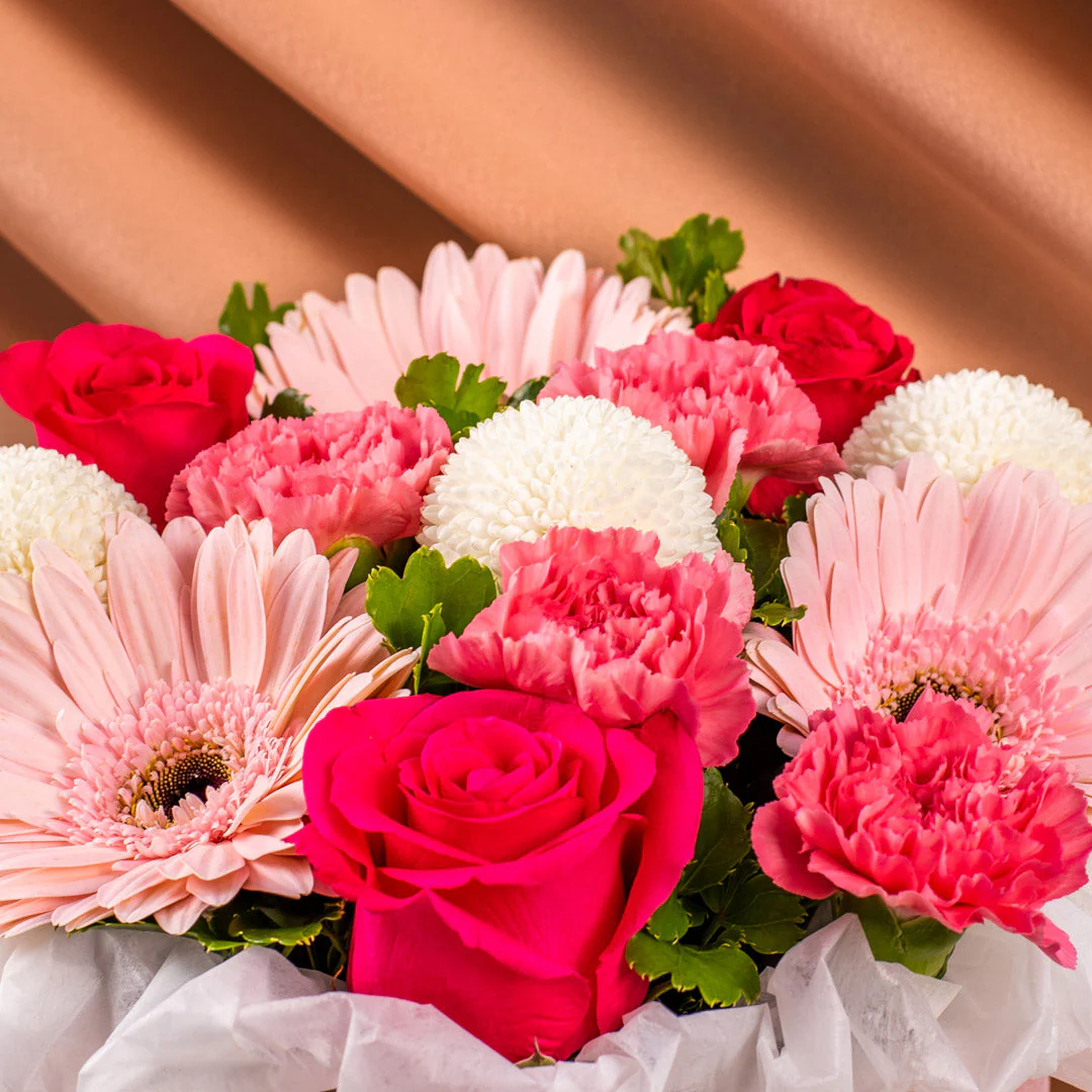 Marilyn Carnation Russian Bouquet (MDV) - Image 4