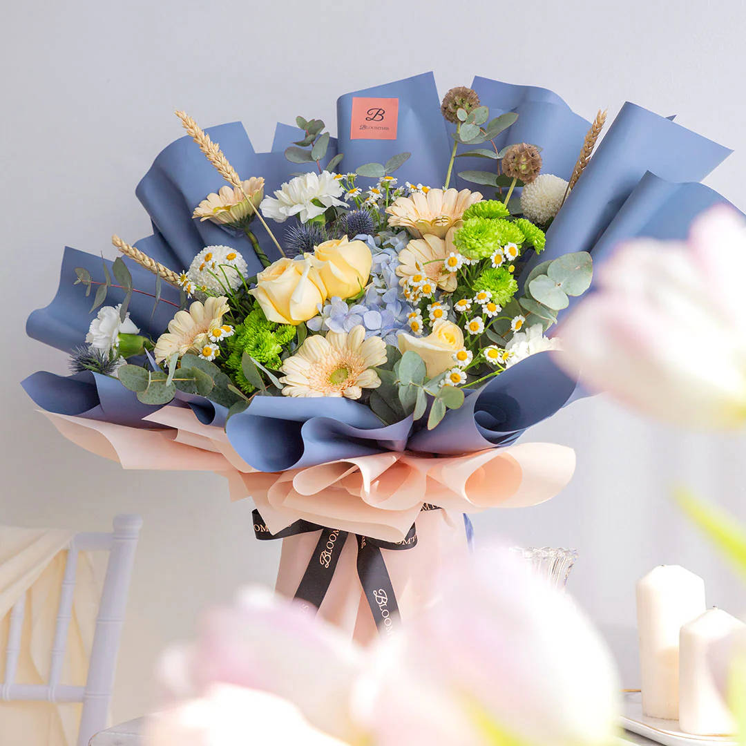 Nataniel Blue Hydrangea Bouquet - Image 5