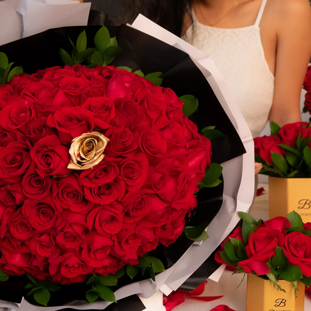 Sweetheart Red Rose Bouquet - Image 5